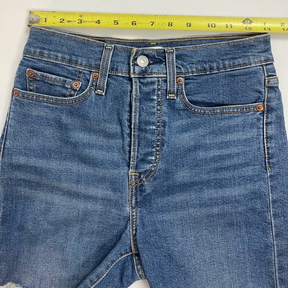 Levi's Wedgie Skinny High-Waisted Raw Hem Denim Shorts Medium Wash Sz 27 - Picture 3 of 8